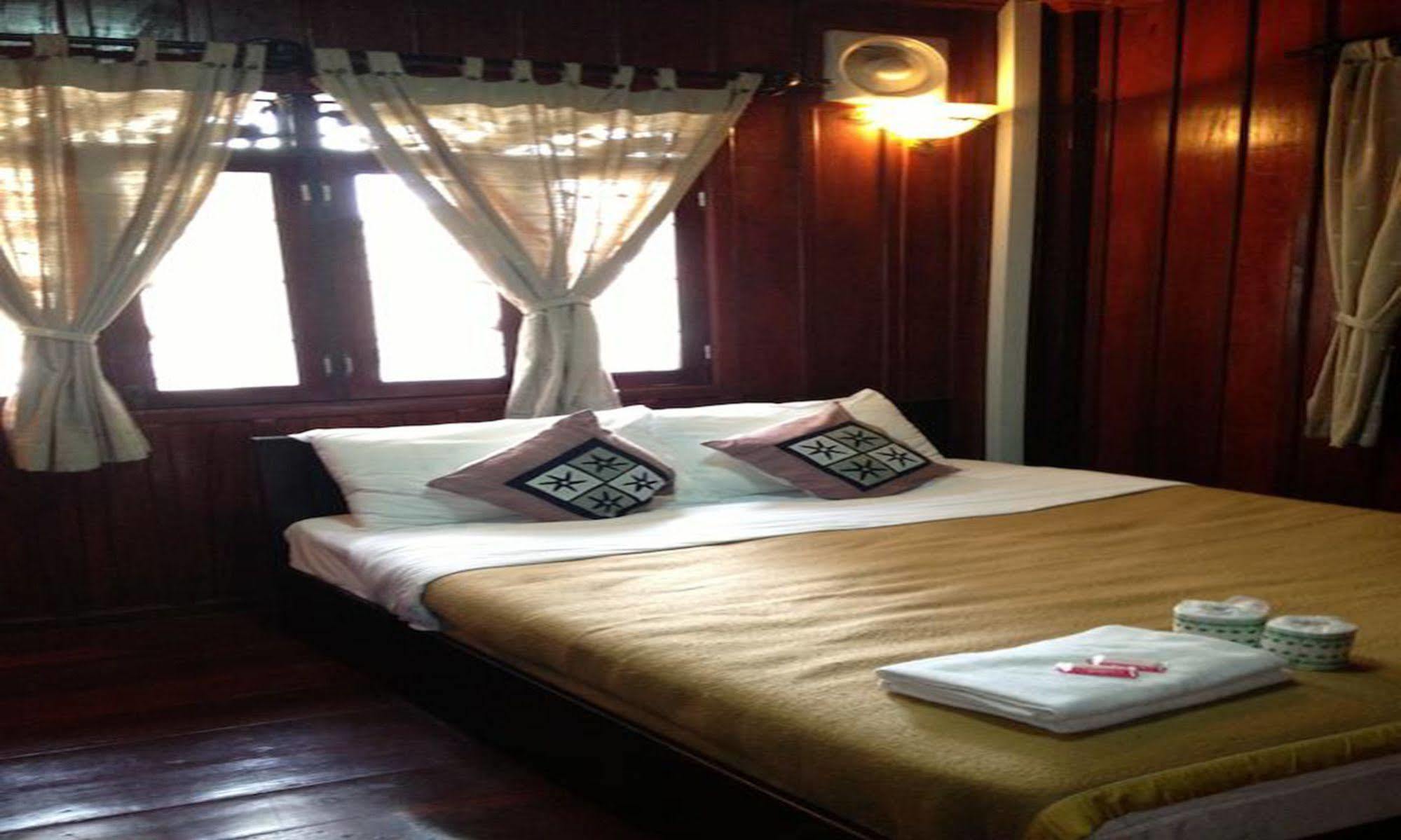Vanvisa Guesthouse Λουάνγκ Πραμπάνγκ Εξωτερικό φωτογραφία