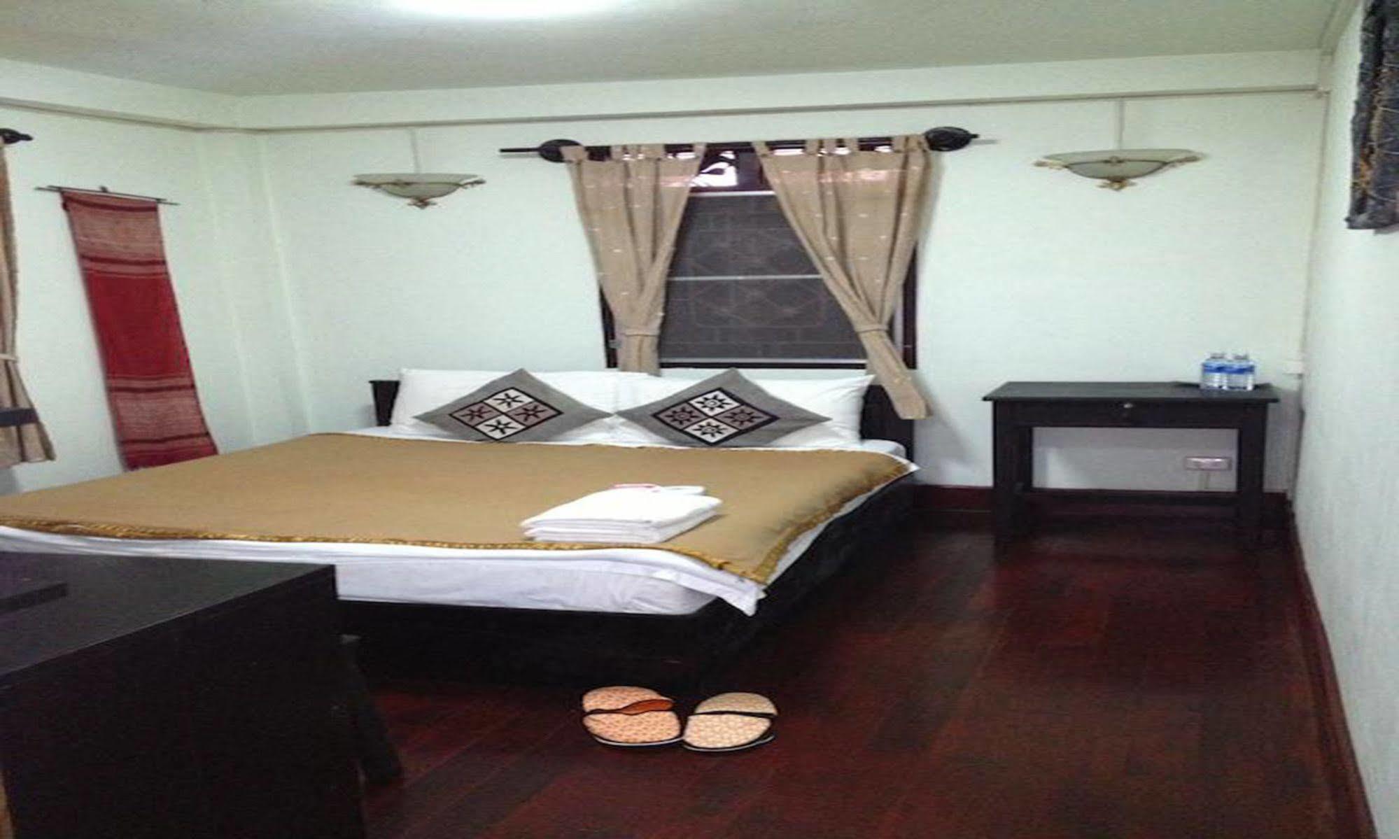 Vanvisa Guesthouse Λουάνγκ Πραμπάνγκ Εξωτερικό φωτογραφία